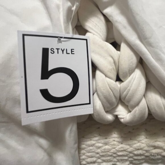 NWT, Style 5 sheer white long sleeve top, silky feel,size xl - Picture 4 of 6